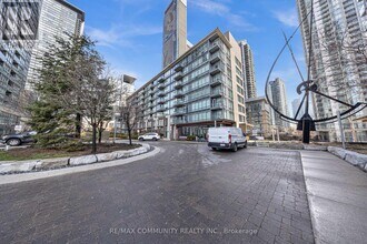 Building Photo - 15 Brunel Ct