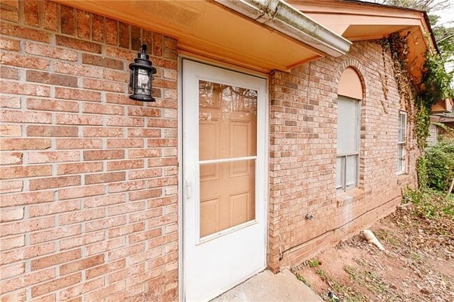 Building Photo - 2865 Springfield Ct SW