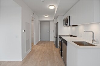 Building Photo - 480 Wilson Ave