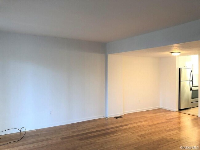 Foto del edificio - 34 Poplar Ln