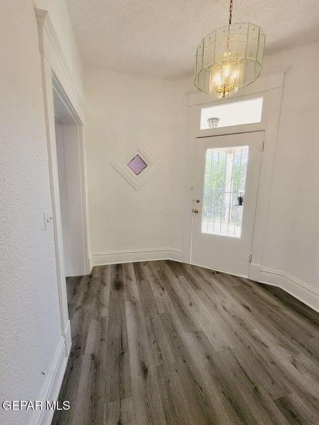 Building Photo - 1928 Arizona Ave