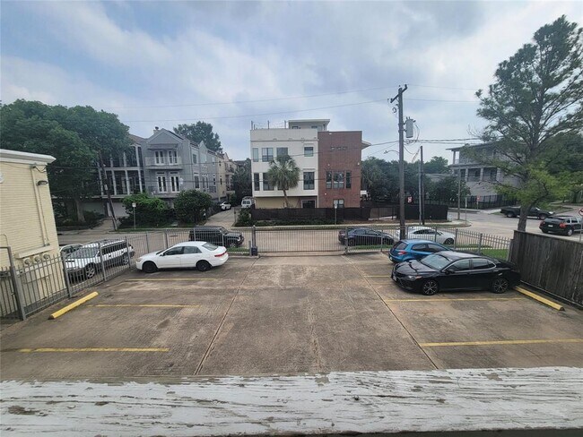 Building Photo - 1328 Bomar St