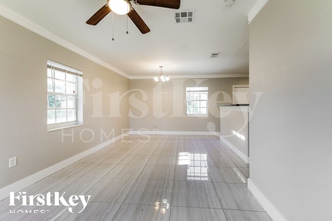 Foto del edificio - 601 NW 194th St