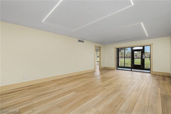 Foto del edificio - 12210 Kelly Greens Blvd