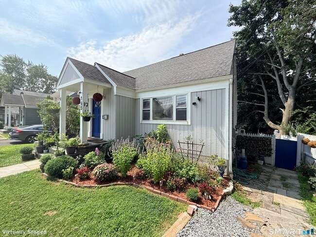 Building Photo - 165 Greenfield Dr