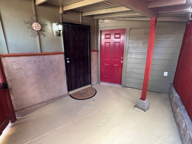 Foto del edificio - 4010 Pepper Dr