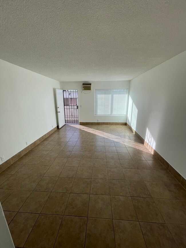 Studio main entrance & space - 1513 S Arlington Ave