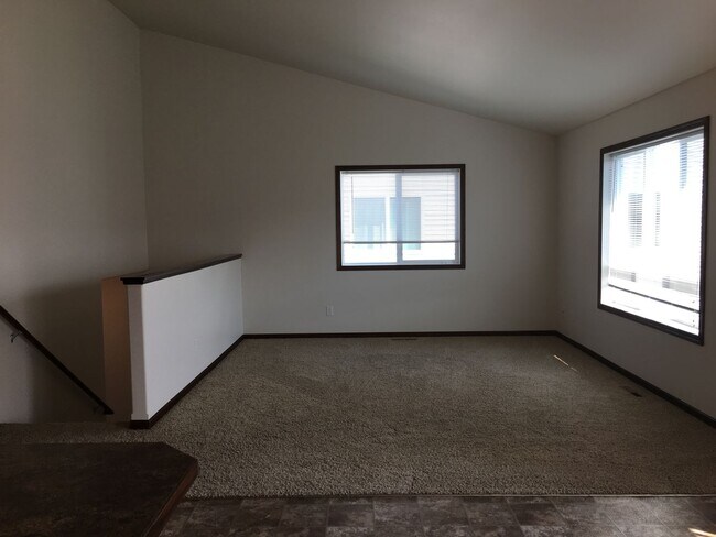 Foto del edificio - 3 Bed 3 Bath Twin Home