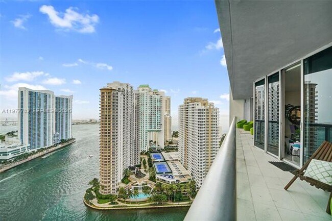 Foto del edificio - 495 Brickell Ave