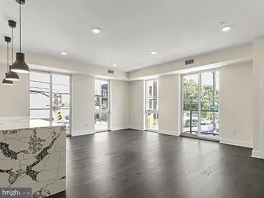 Foto del edificio - 1868 Frankford Ave