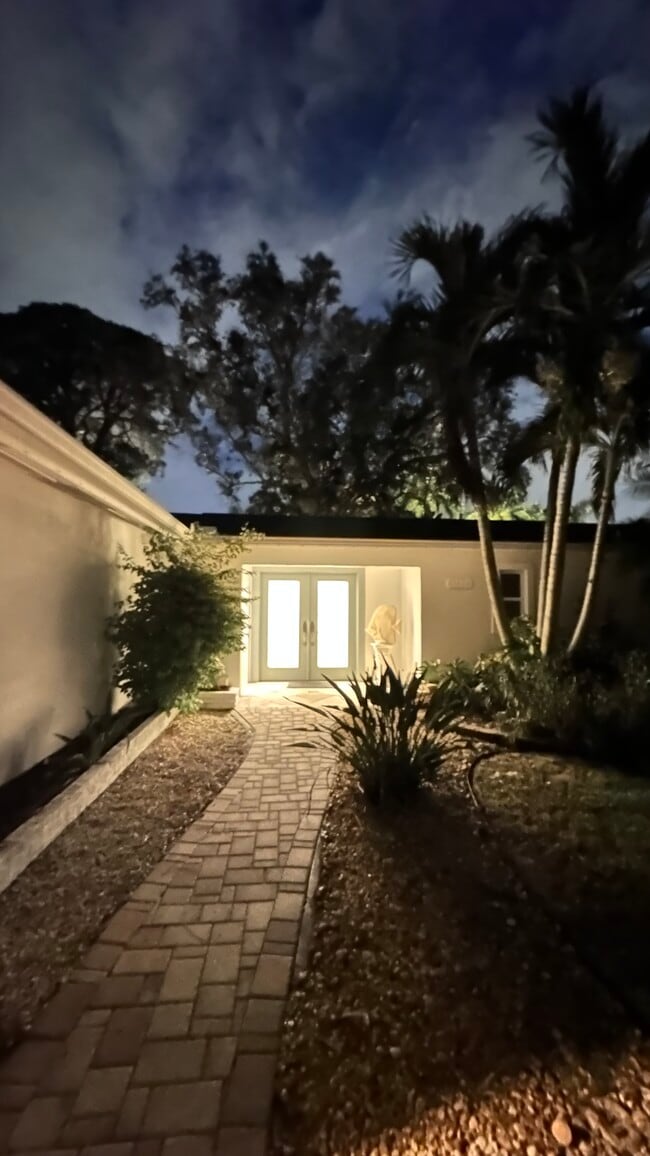 Foto del edificio - 1404 Riverside Dr