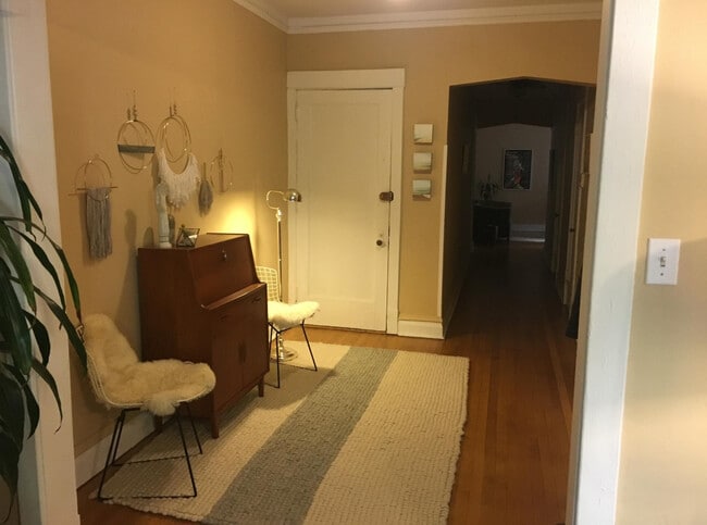 Building Photo - 1101 W Pratt Blvd