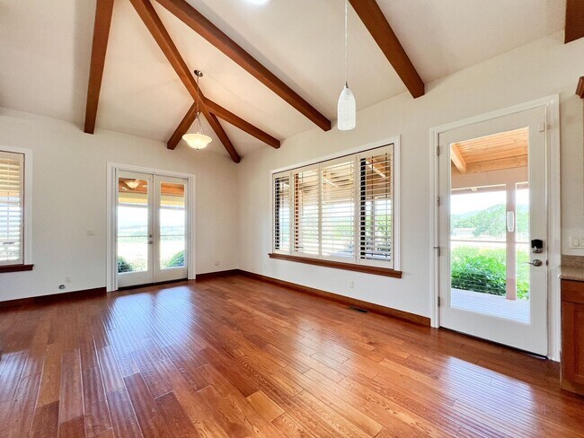 Building Photo - Charming Two Bedroom Country House with Vi...