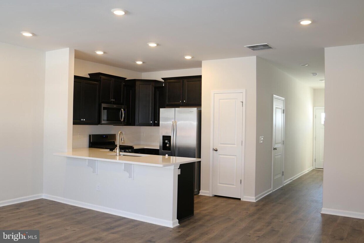 33 Katherine Dr, Burlington, NJ 08016 Townhome Rentals in Burlington