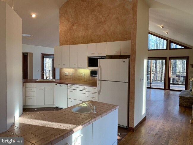 Building Photo - 5718 Kenfield Ln