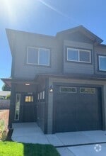 Building Photo - 1120 SE Catherine Way
