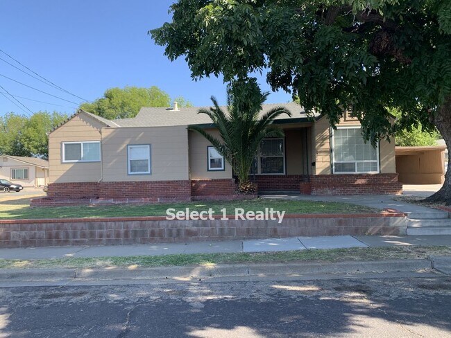 Building Photo - 1511 Jacobsen St