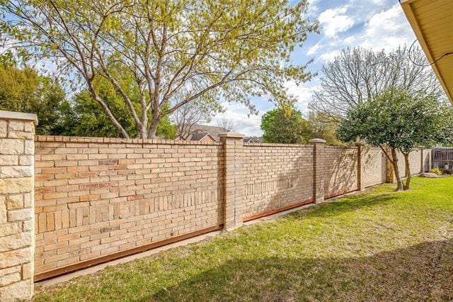 Foto del edificio - 3212 Riverwood Dr