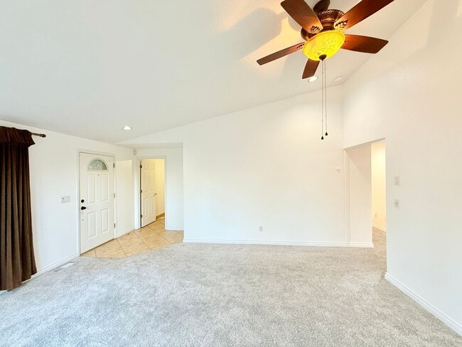 Foto del edificio - Beautiful 3 bedroom 2 bathroom one level home -Evergreen School District