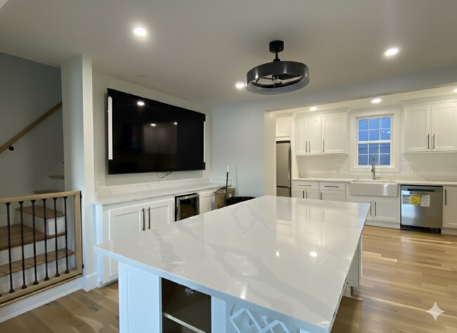 Foto del edificio - 8 Russell Rd