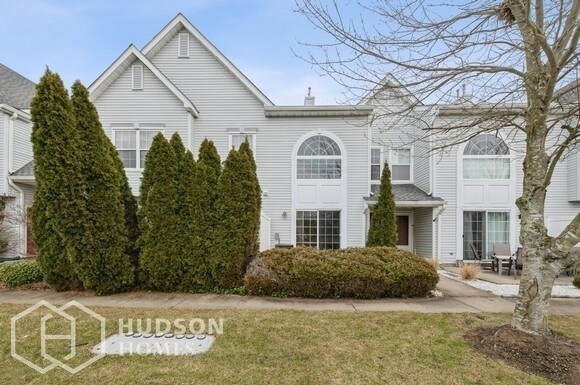 Foto principal - 6 Madison Ct