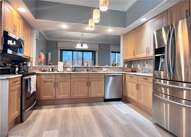 Foto del edificio - 817 Regency Reserve Cir