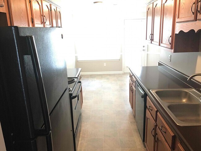 Foto del edificio - 4210 Meadow Valley Dr E