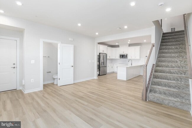 Building Photo - 44514 Wolfhound Sq