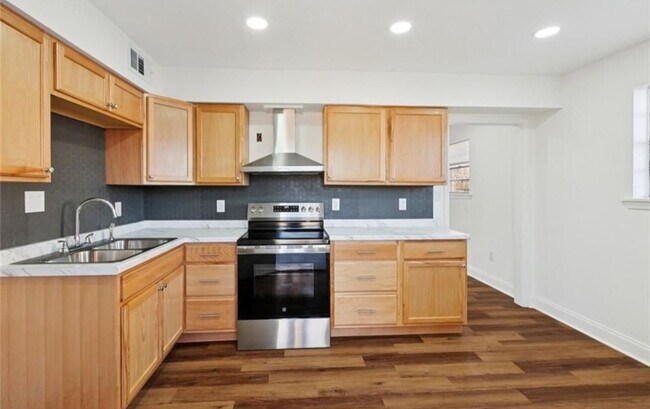 Foto del edificio - 2427 Octavia Dr