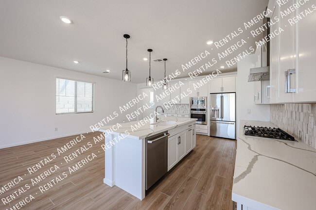 Building Photo - 2484 W Rowel Rd