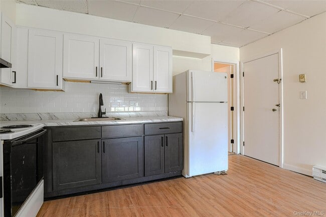 Building Photo - 1614 US-9W