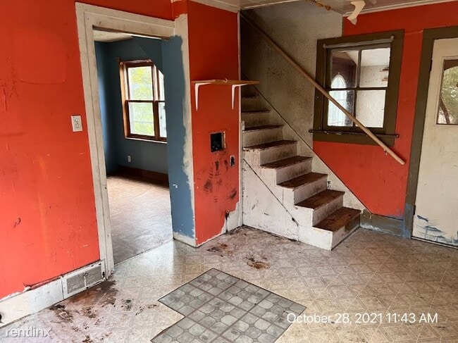 Building Photo - 3 br, 2 bath House - 312 Mine St, Norway M...