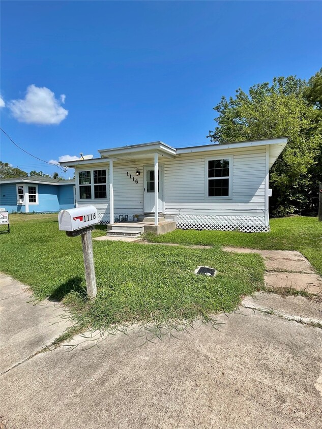 Primary Photo - 1116 W 9th St