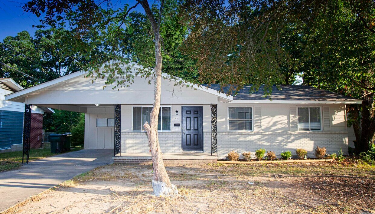 Primary Photo - 31 Southmont Dr