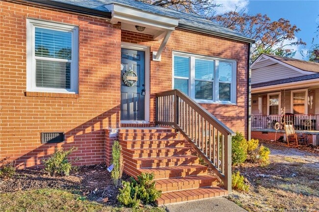 Building Photo - 809 Anarine Rd