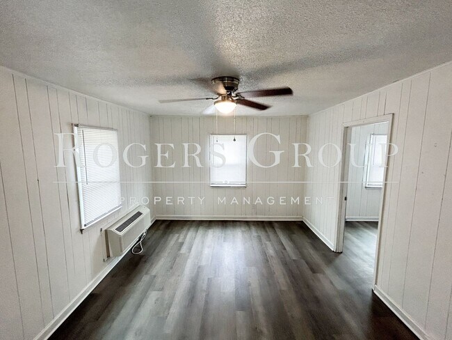 Building Photo - 217 Mineral Springs St
