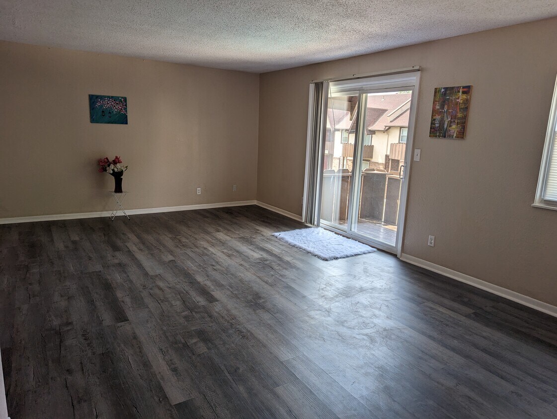 6228 Robinson St Unit 4, Overland Park, KS 66202 Condo for Rent in