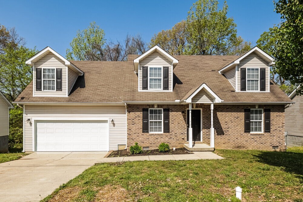 Foto principal - 113 Lyndhurst Dr
