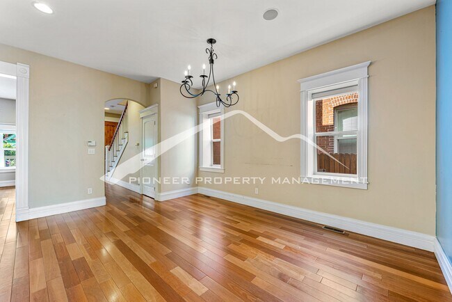 Foto del edificio - Stunning Remodled Home In Historic Five-Po...