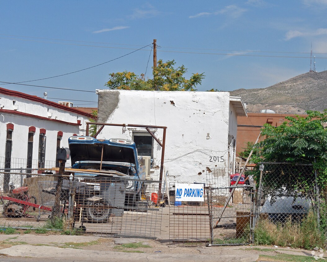 Building Photo - 2013-2015 Magoffin Ave