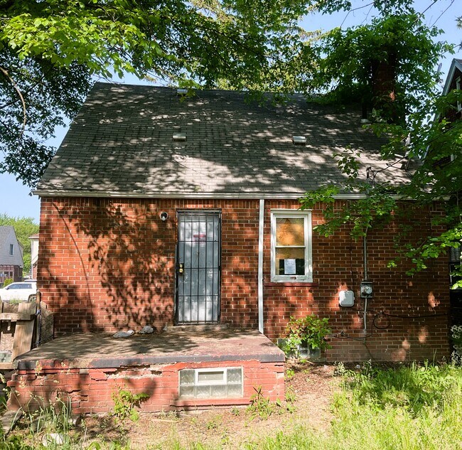 Foto del edificio - 6540 Longacre St