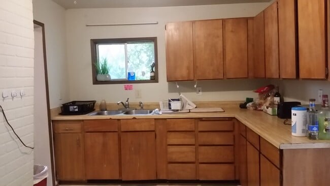 Building Photo - Pre-Leasing for September - 7Bed/3.5bath House