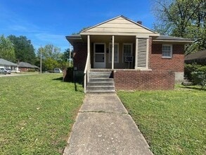 Building Photo - 758 Waring Rd