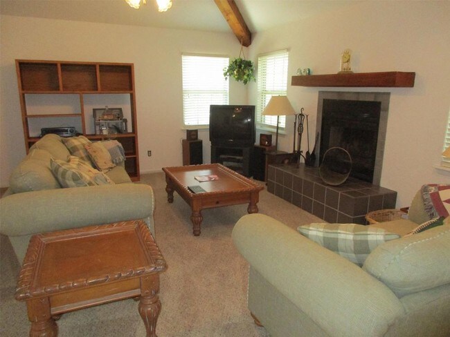 Building Photo - 4042 Laguna Shores Rd