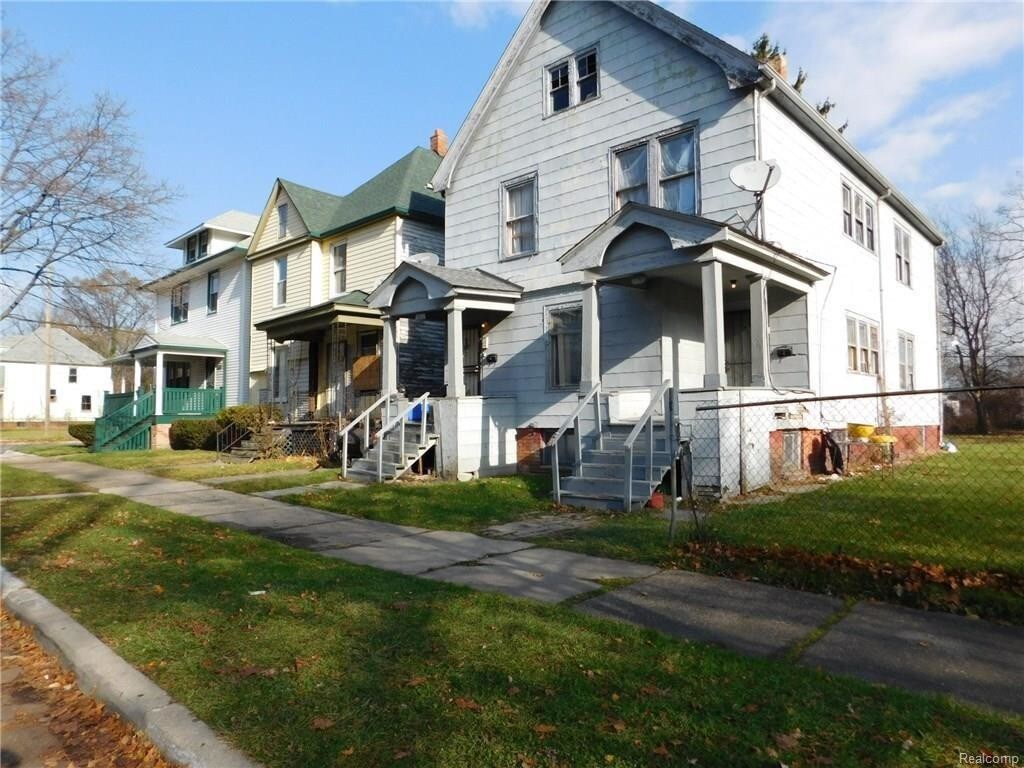 Primary Photo - 2242 Fischer St