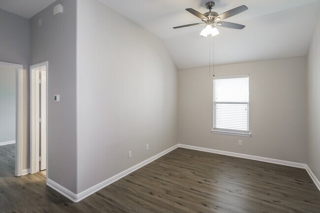 Building Photo - 817 Partridge Dr