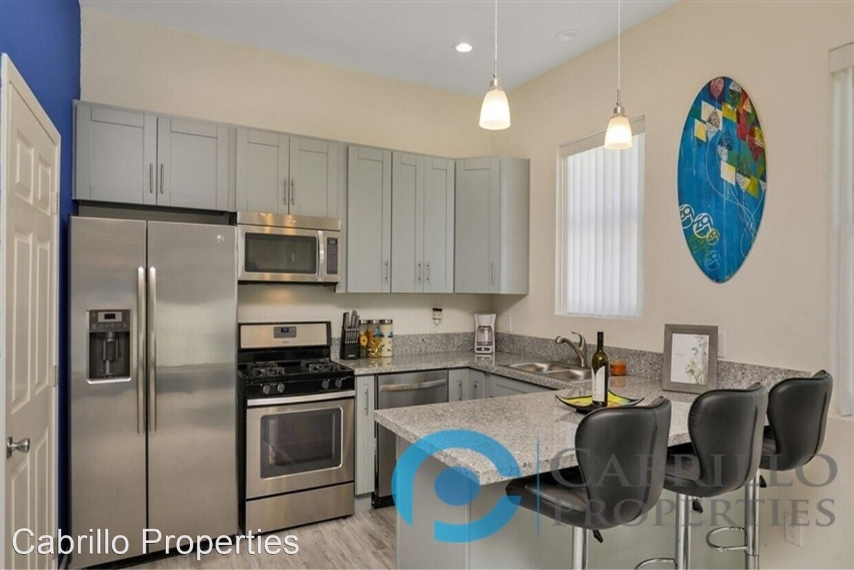 Foto principal - 2 br, 1 bath House - 4669 Winona Ave