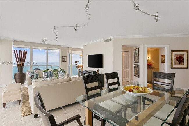 Foto del edificio - 6365 Collins Ave