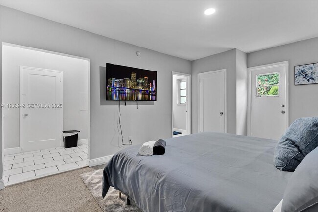 Foto del edificio - 427 NE 107th St