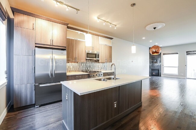 Building Photo - 2929 Umatilla St